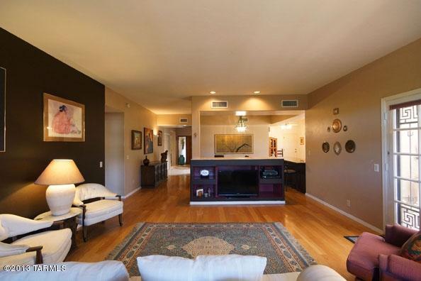 5026 E Regency Cir E, Tucson, AZ 85711 photo 4