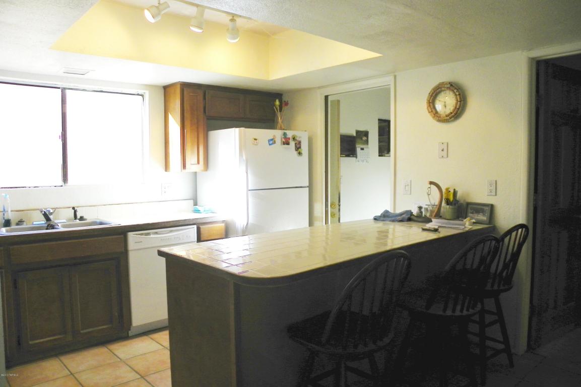 9522 E Walnut Tree Dr, Tucson, AZ 85749 photo 5