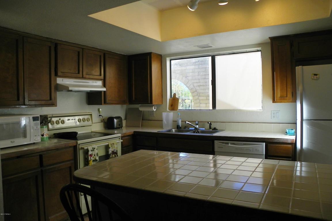 9522 E Walnut Tree Dr, Tucson, AZ 85749 photo 6