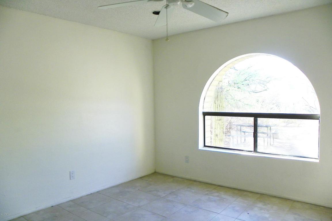 9522 E Walnut Tree Dr, Tucson, AZ 85749 photo 8