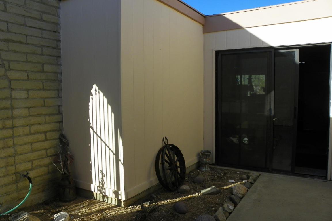 9522 E Walnut Tree Dr, Tucson, AZ 85749 photo 4