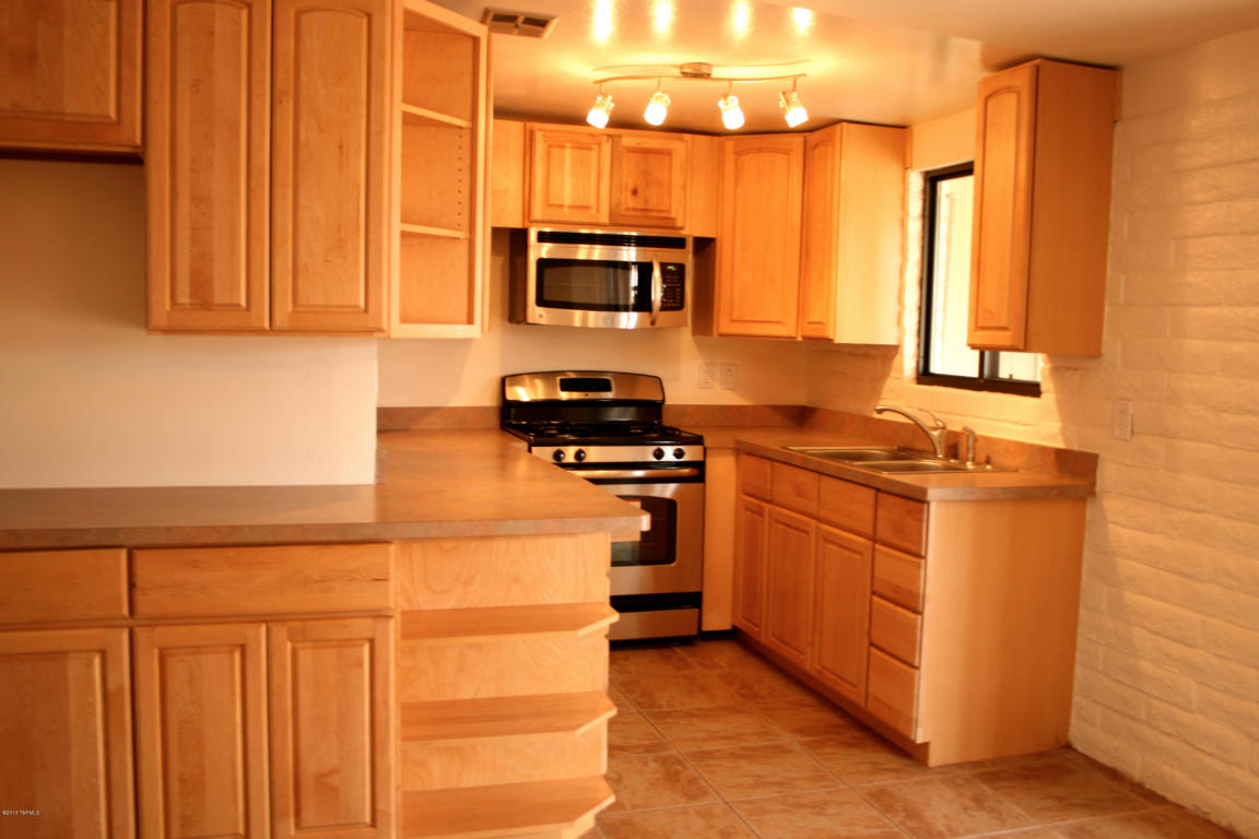 7213 E Freestone Dr, Tucson, AZ 85730 photo 2