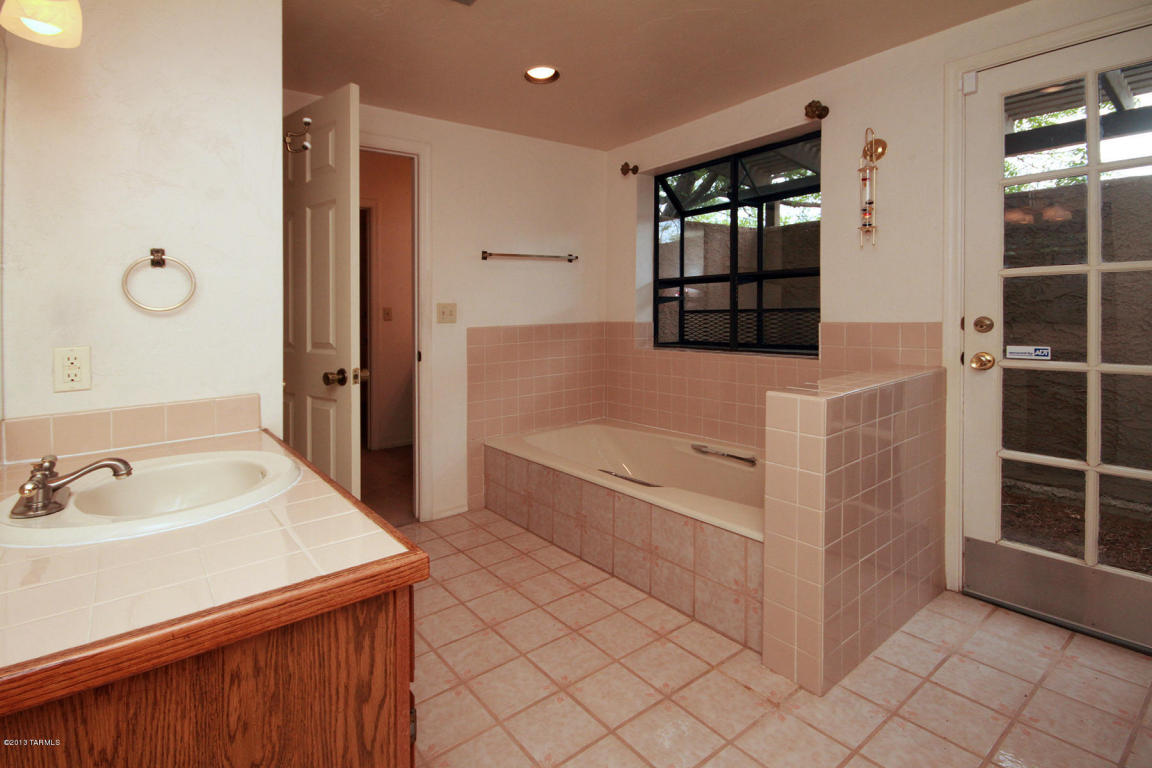 8161 E Rawhide Trl, Tucson, AZ 85750 photo 22
