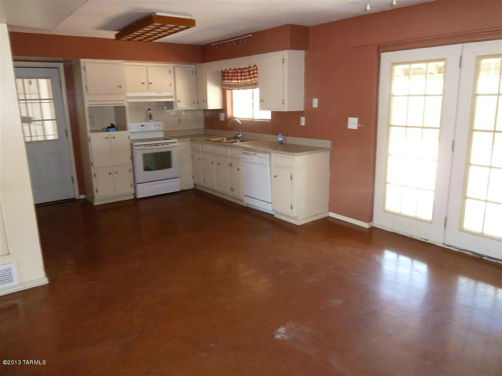 6749 E David Dr, Tucson, AZ 85730 photo 2