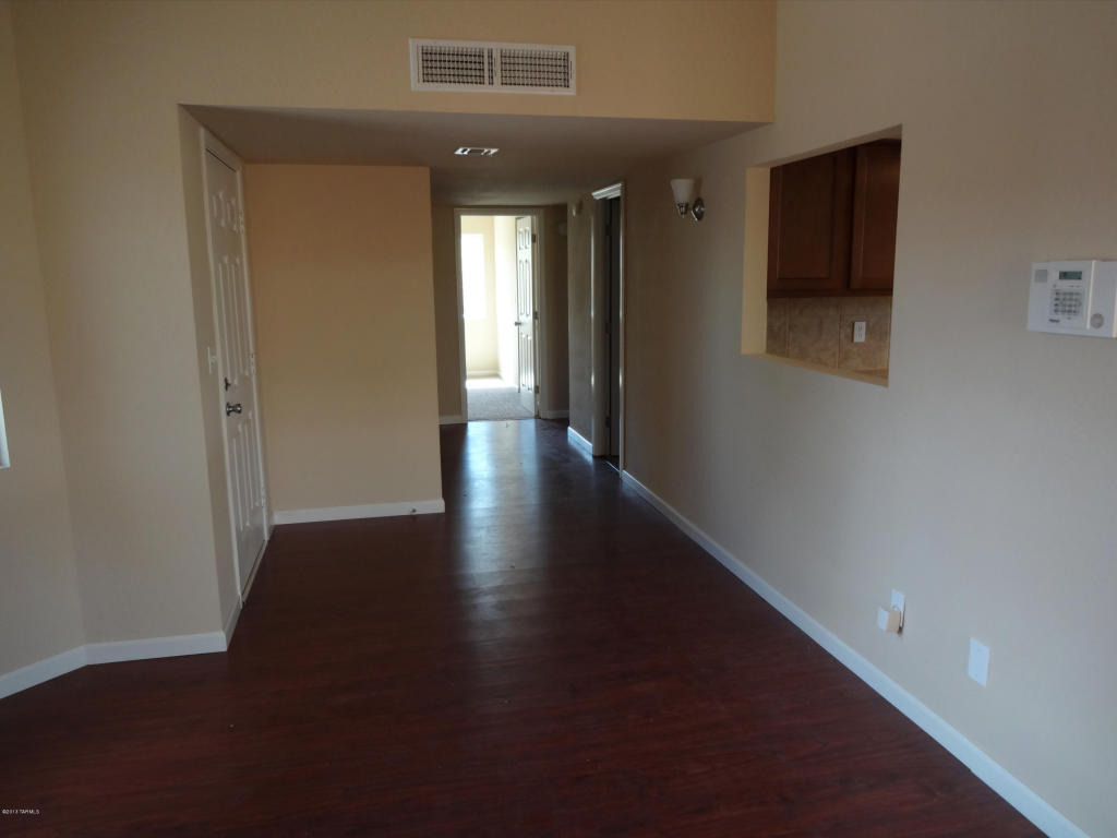 9945 Eugenia Dr, Tucson, AZ 85730 photo 5