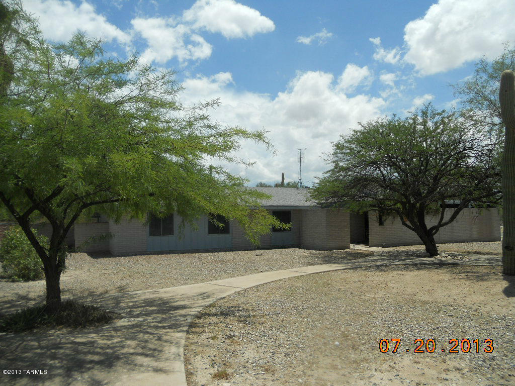 7741 E Cloud Rd, Tucson, AZ 85750 photo 2