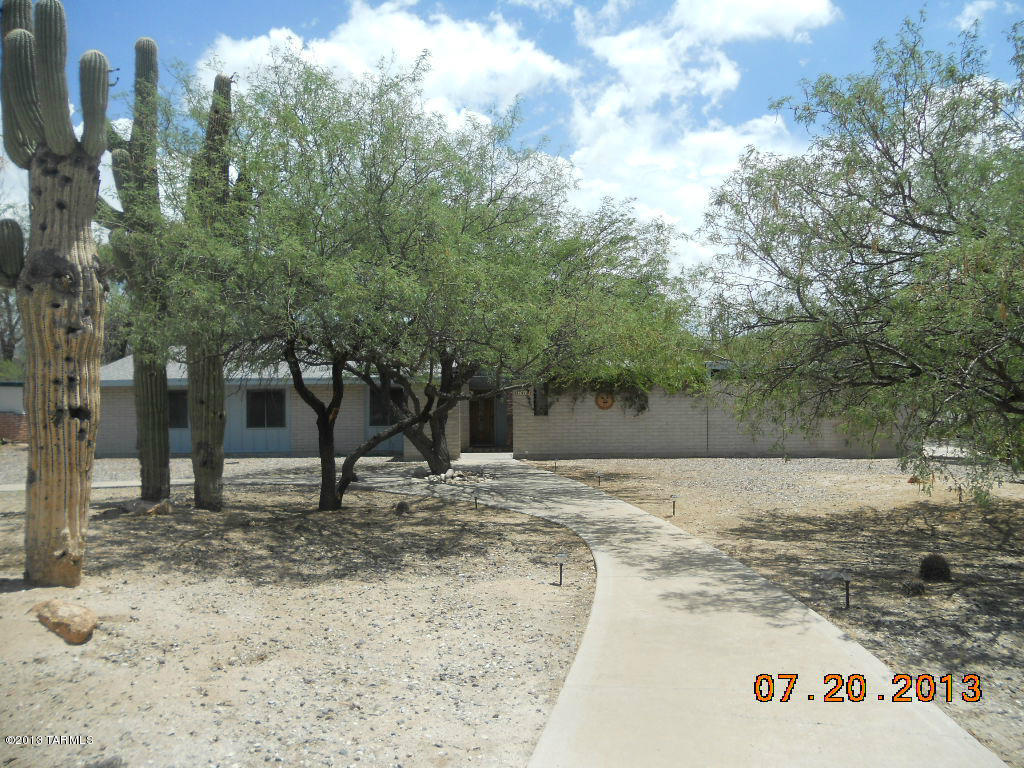 7741 E Cloud Rd, Tucson, AZ 85750 photo 1