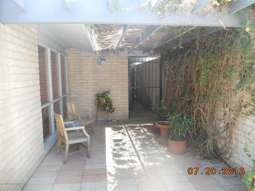 7741 E Cloud Rd, Tucson, AZ 85750 photo 4