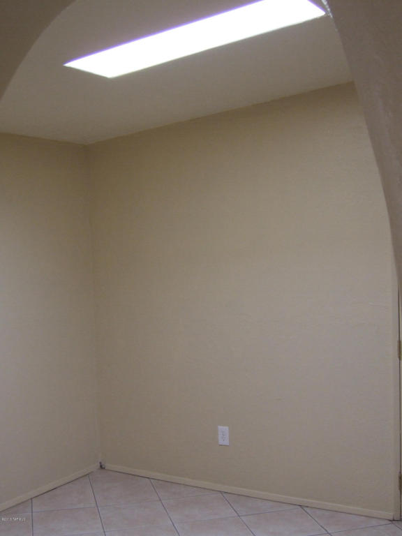 5002 E 23rd St, Tucson, AZ 85711 photo 12