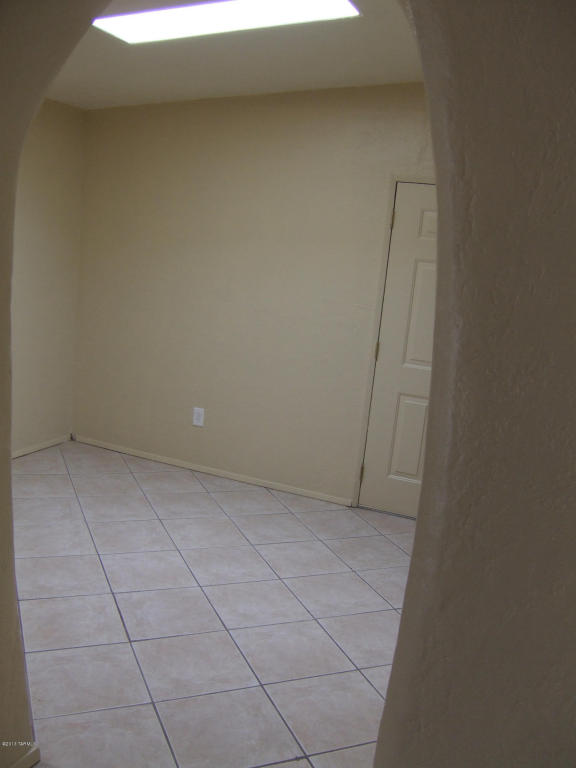5002 E 23rd St, Tucson, AZ 85711 photo 7