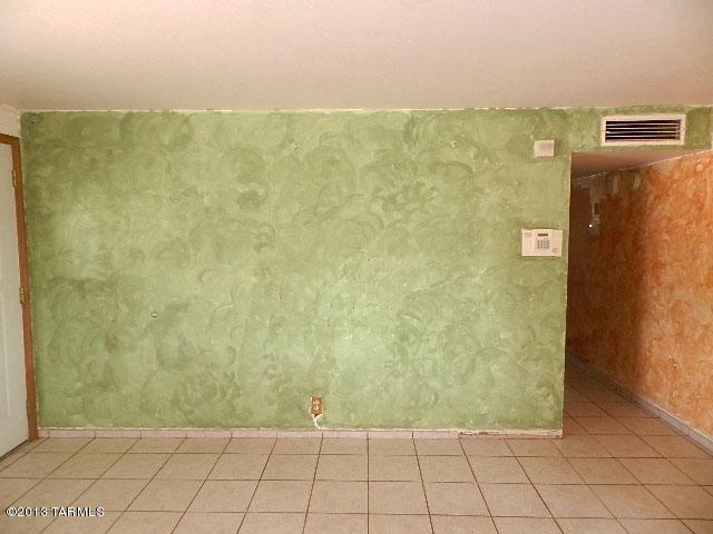 4551 E Sylvane St, Tucson, AZ 85711 photo 4