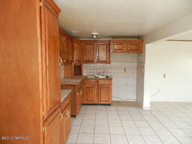4551 E Sylvane St, Tucson, AZ 85711 photo 10