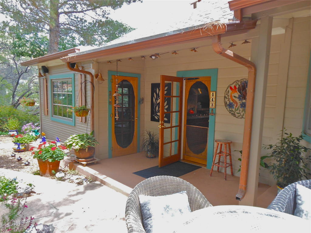 443 Roberts Ave, Bisbee, AZ 85603 photo 3