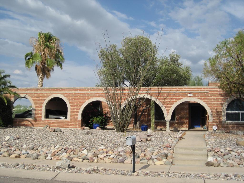 8915 E Maple Leaf Dr, Tucson, AZ 85710 photo 1