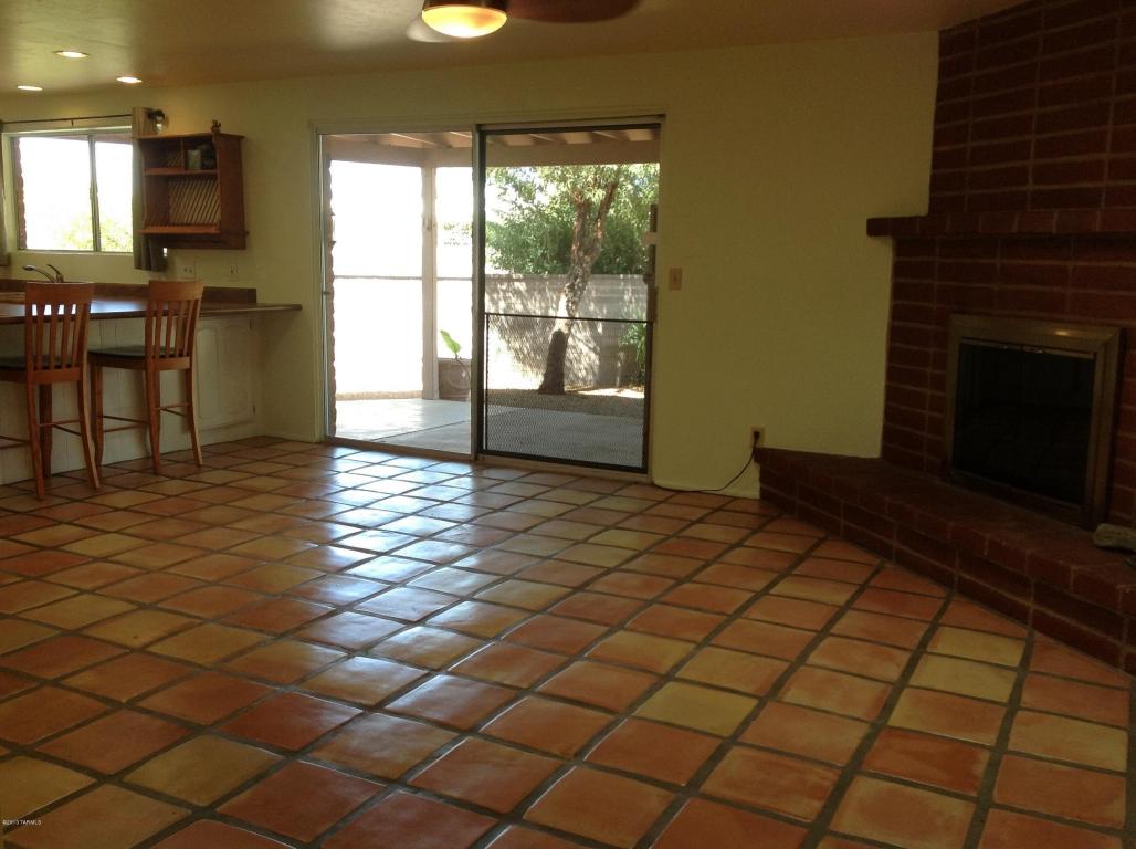8915 E Maple Leaf Dr, Tucson, AZ 85710 photo 17