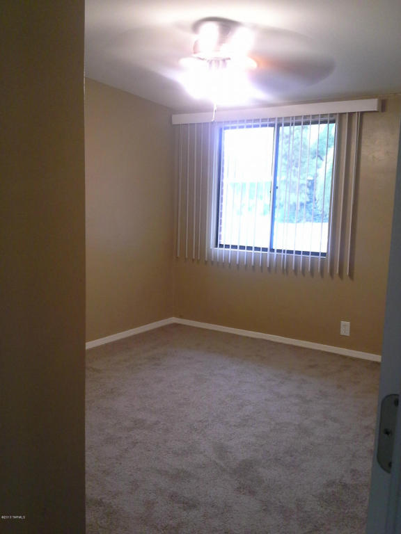8137 E Baker Dr, Tucson, AZ 85710 photo 12