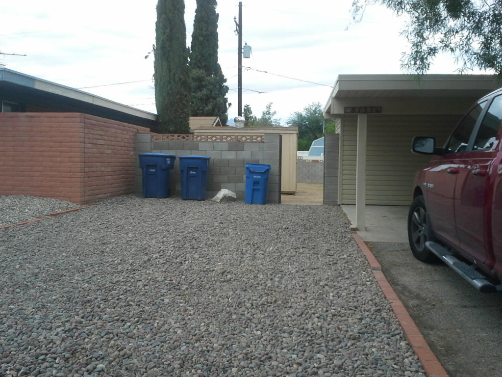 8137 E Baker Dr, Tucson, AZ 85710 photo 28