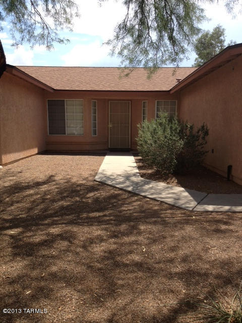 9820 E Bennett Dr, Tucson, AZ 85747 photo 2