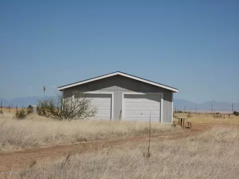 15 W Eagle Wings Rd, Pearce, AZ 85625 photo 2
