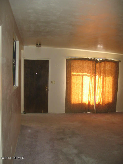 7233 E 34th St, Tucson, AZ 85710 photo 2