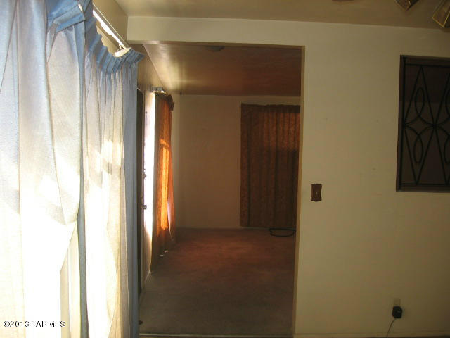 7233 E 34th St, Tucson, AZ 85710 photo 4