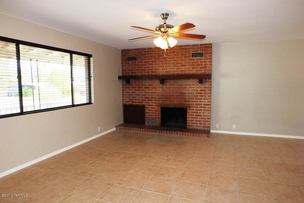 5758 E 4th St, Tucson, AZ 85711 photo 6