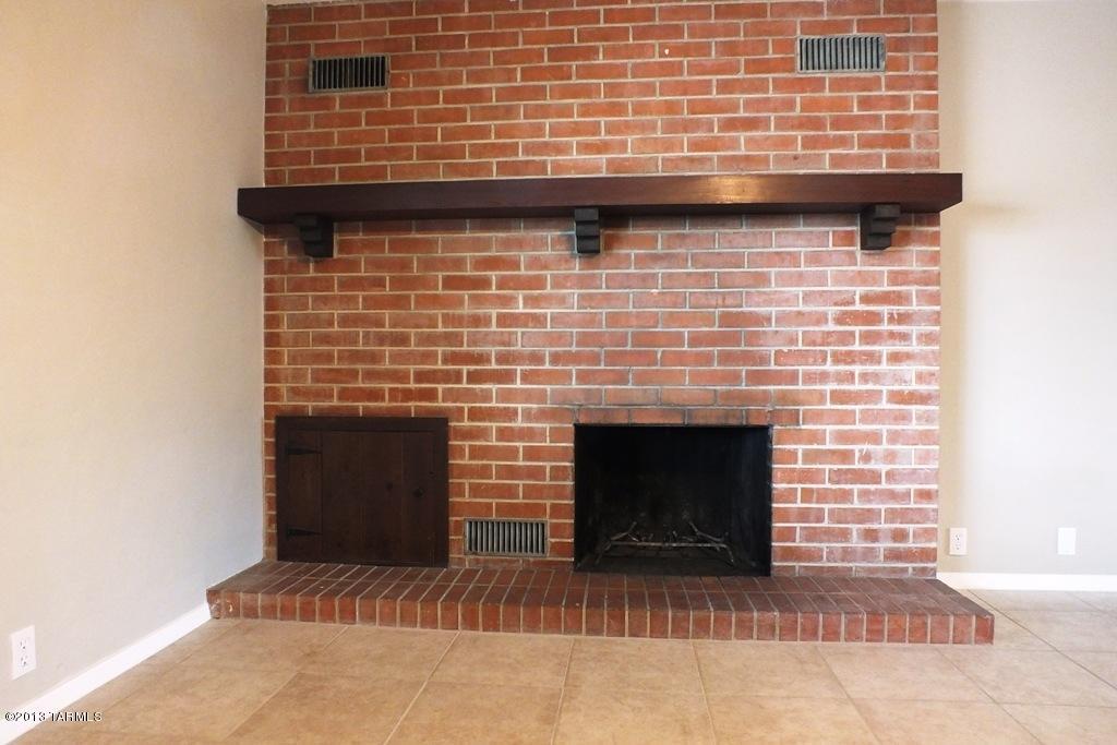 5758 E 4th St, Tucson, AZ 85711 photo 9