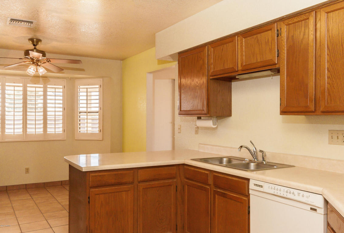 6875 N De Chelly Loop, Tucson, AZ 85741 photo 9