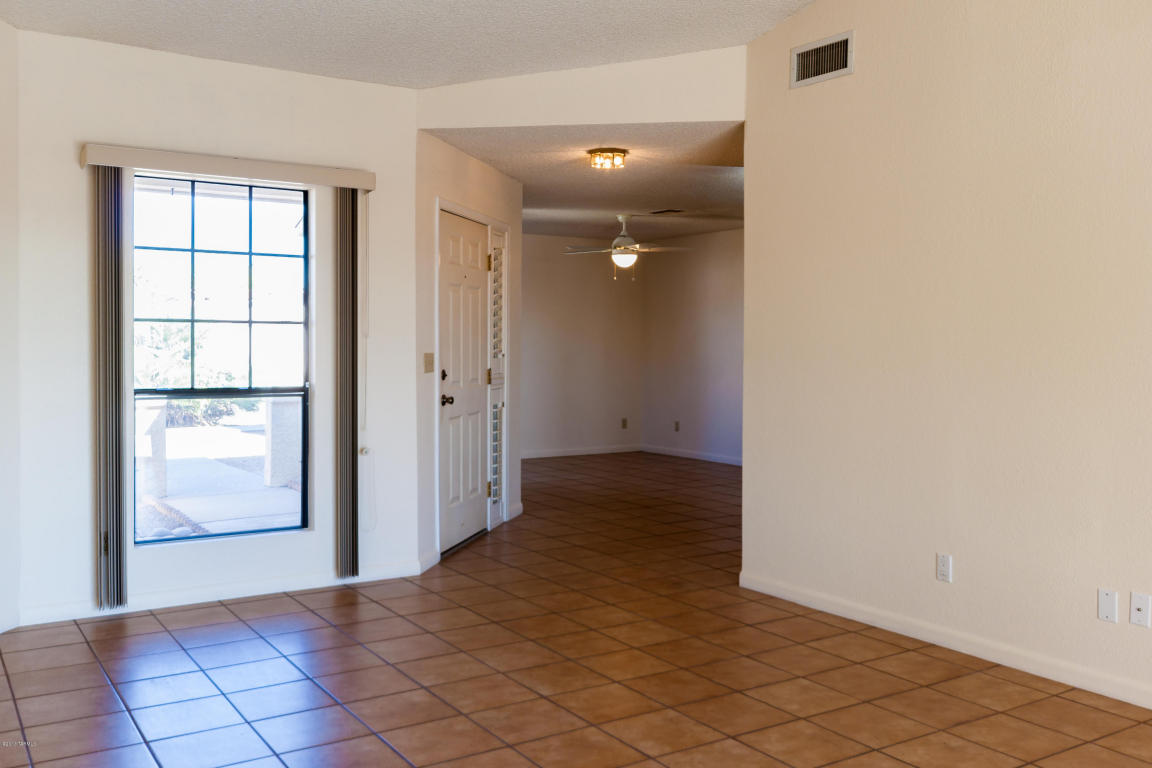 6875 N De Chelly Loop, Tucson, AZ 85741 photo 4