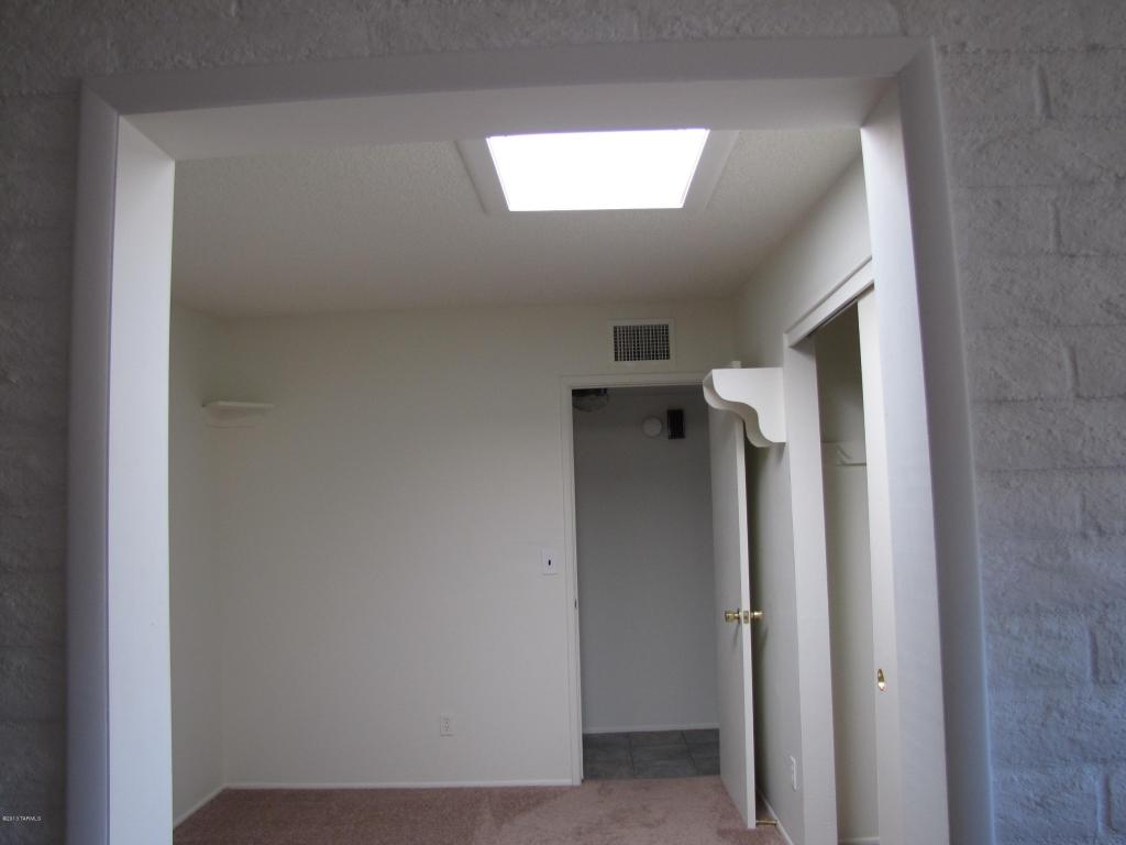 8024 E Beverly St, Tucson, AZ 85710 photo 8