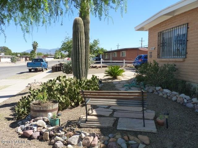 8024 E Beverly St, Tucson, AZ 85710 photo 1