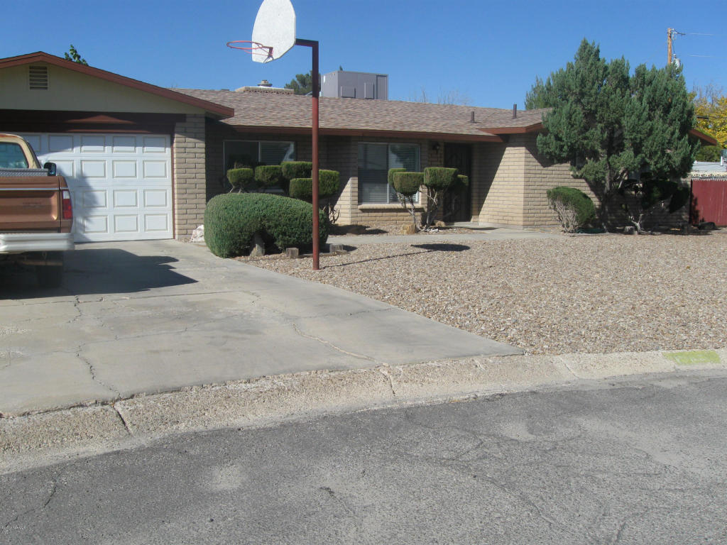 815 W Palomas Dr, Willcox, AZ 85643 photo 2