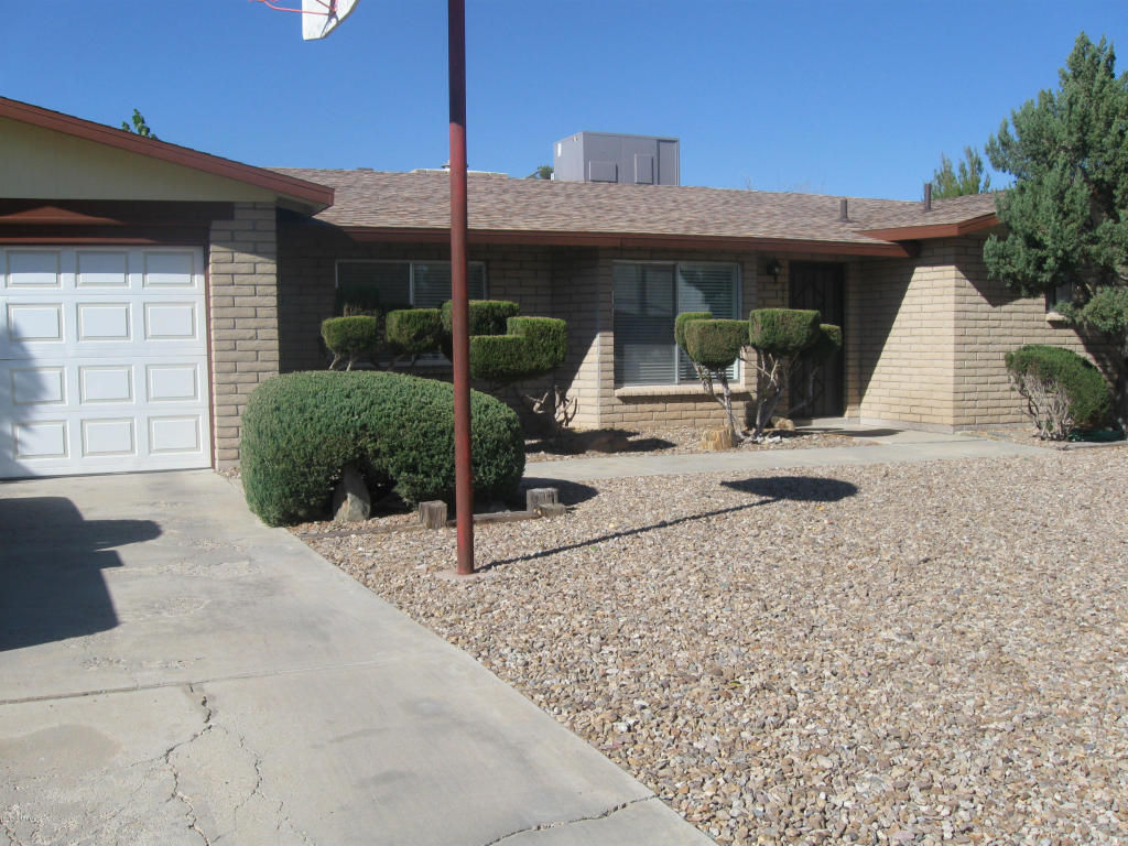 815 W Palomas Dr, Willcox, AZ 85643 photo 3