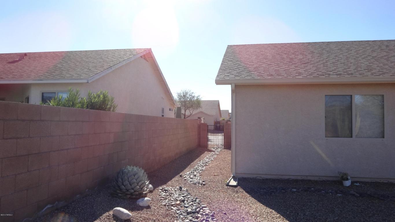 8043 E Ragweed Dr, Tucson, AZ 85710 photo 9