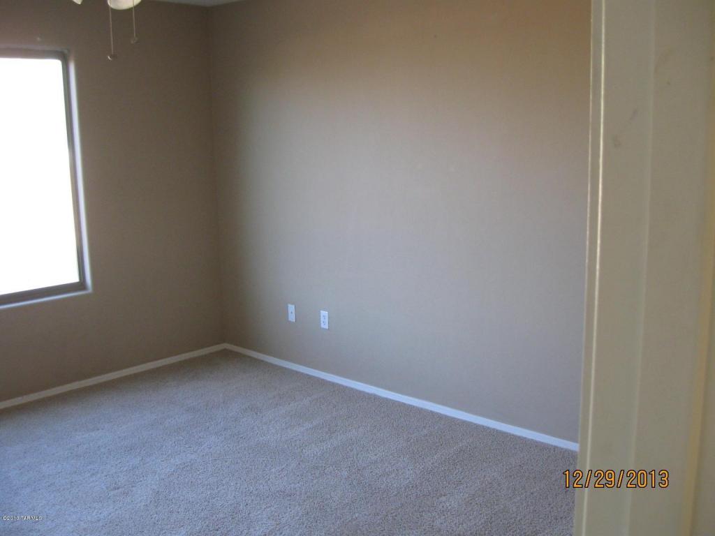 8469 W Benidorm Loop, Tucson, AZ 85757 photo 7