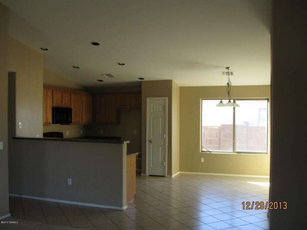 8469 W Benidorm Loop, Tucson, AZ 85757 photo 1