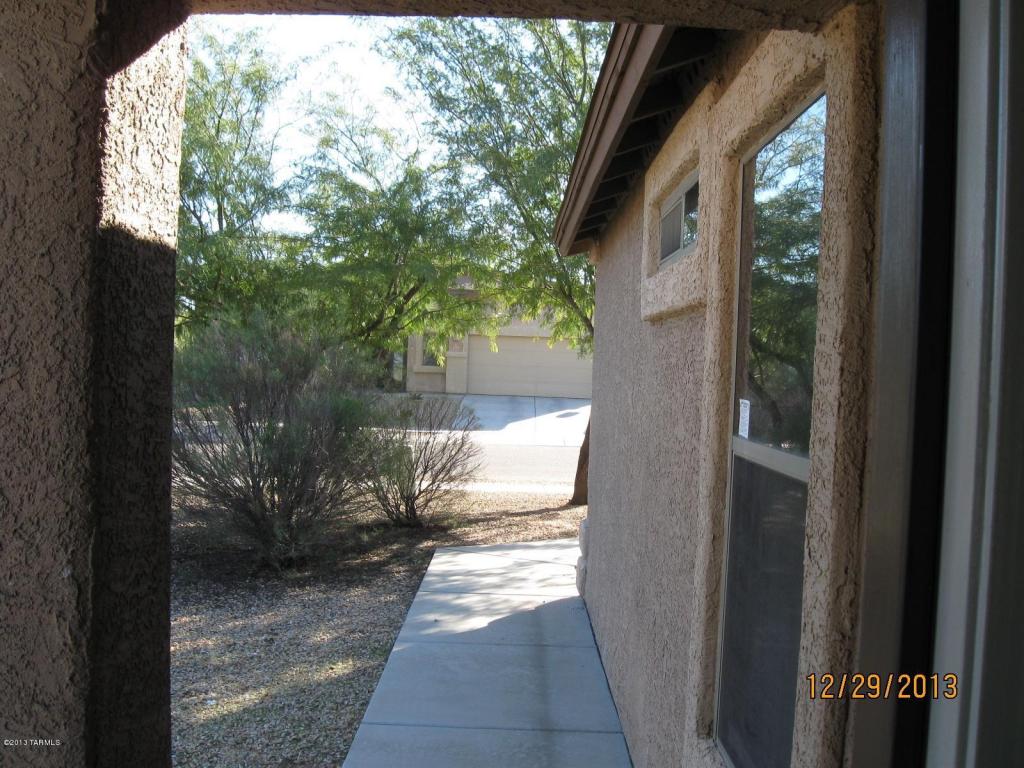 8469 W Benidorm Loop, Tucson, AZ 85757 photo 11