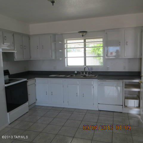 812 N Douglas Rd, Willcox, AZ 85643 photo 6