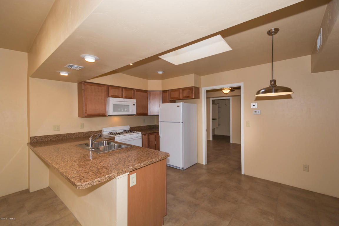 2140 E Spring St, Tucson, AZ 85719 photo 9