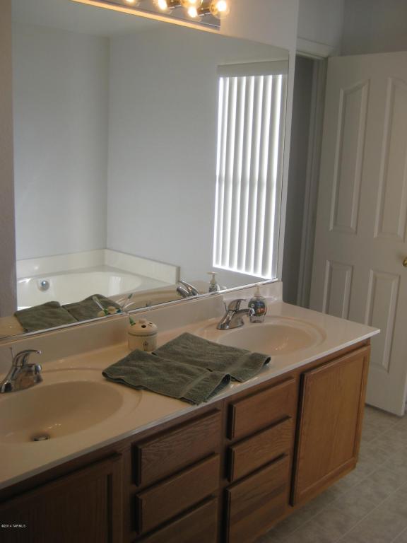 8738 E Getsinger Ln, Tucson, AZ 85747 photo 12