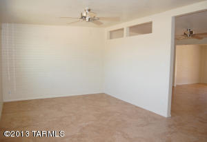 7966 E 20th Pl, Tucson, AZ 85710 photo 3