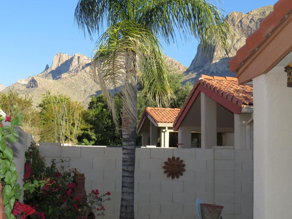 211 E Highcourte Ln, Tucson, AZ 85737 photo 7