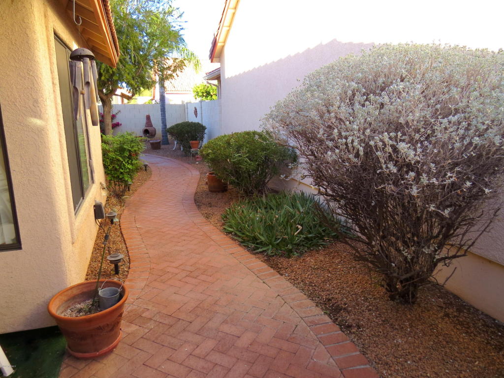 211 E Highcourte Ln, Tucson, AZ 85737 photo 23