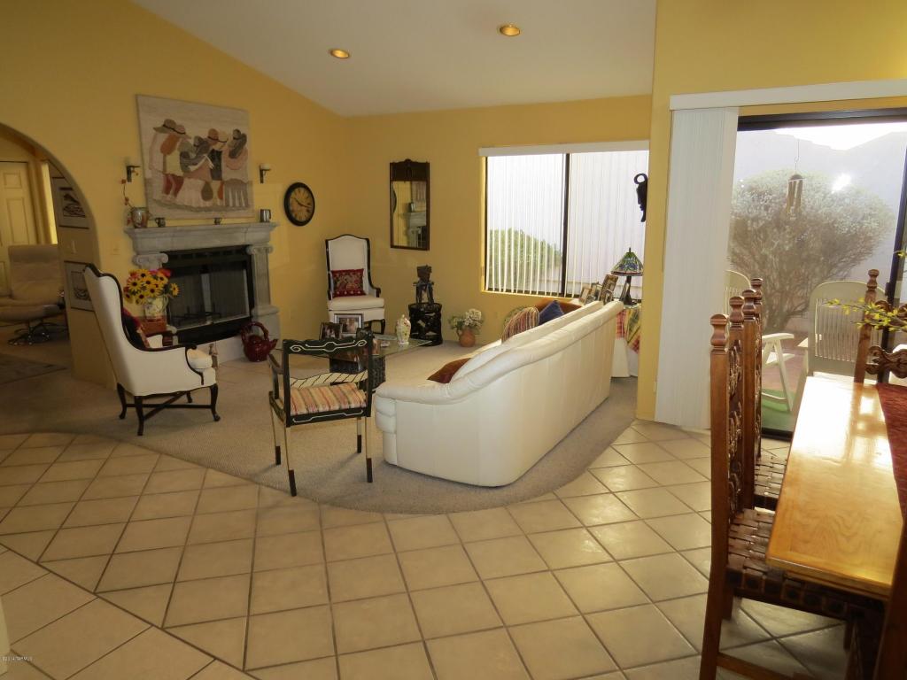 211 E Highcourte Ln, Tucson, AZ 85737 photo 3
