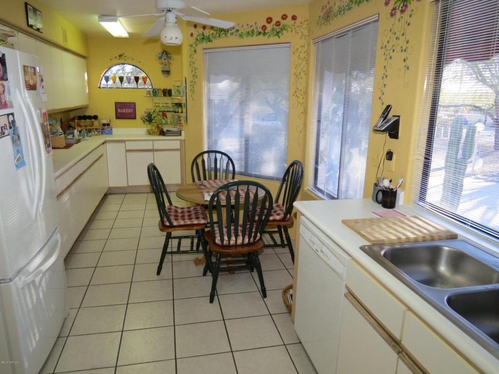 211 E Highcourte Ln, Tucson, AZ 85737 photo 16