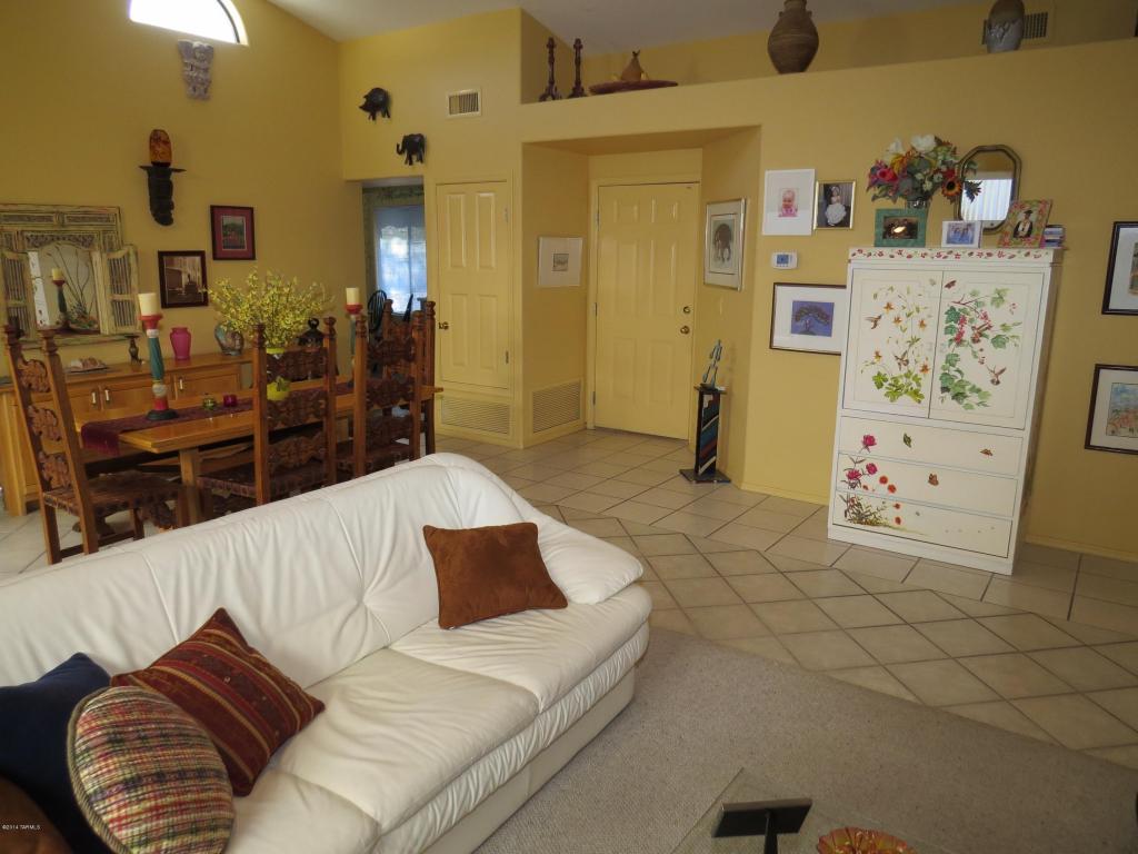 211 E Highcourte Ln, Tucson, AZ 85737 photo 9
