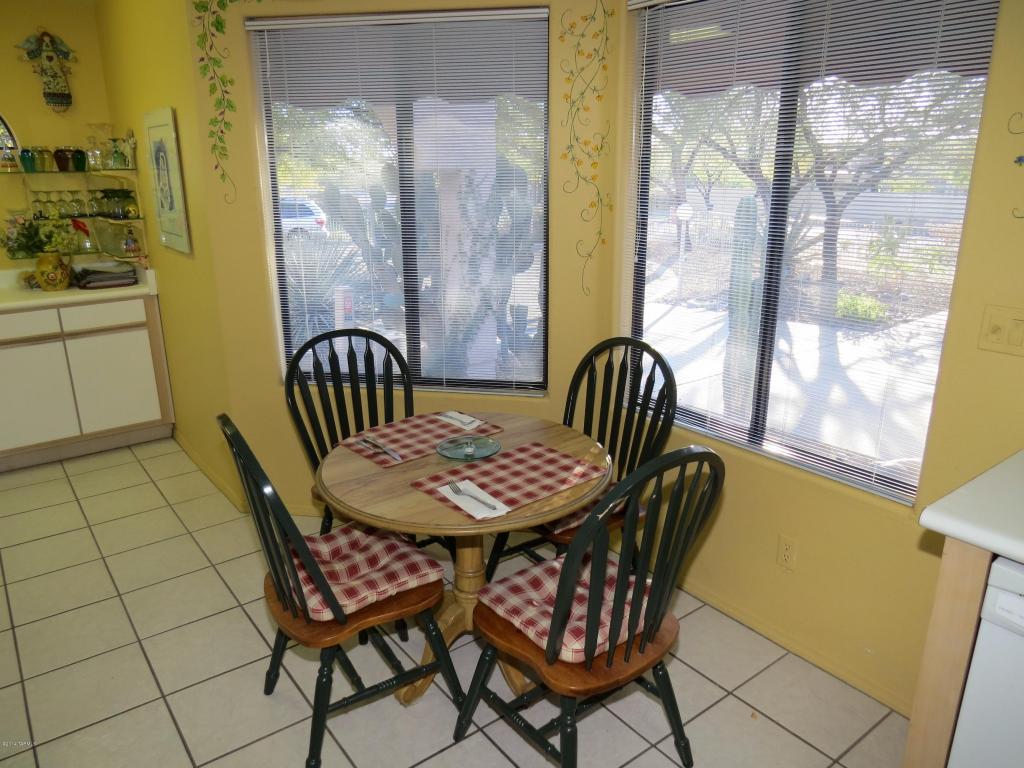 211 E Highcourte Ln, Tucson, AZ 85737 photo 5