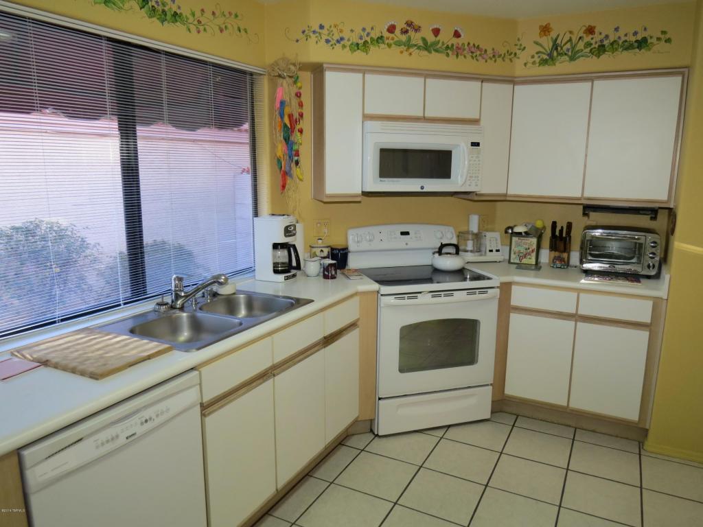 211 E Highcourte Ln, Tucson, AZ 85737 photo 4