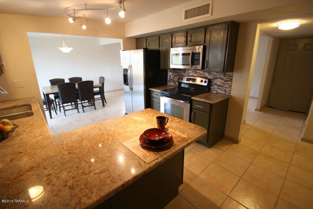 7932 Eli Pl, Tucson, AZ 85710 photo 1