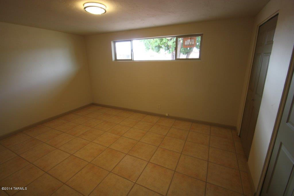 7932 Eli Pl, Tucson, AZ 85710 photo 11